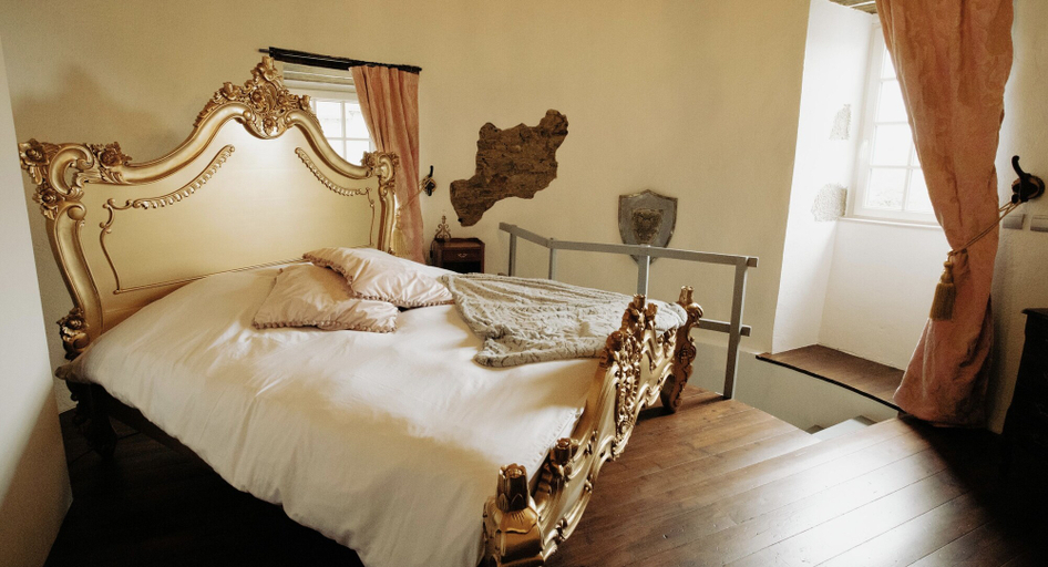 Bedroom, Château de la Preuille, Vendée