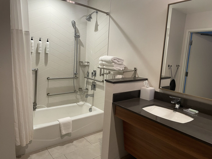 Bathroom 4, Fairfield by Marriott Inn & Suites Deerfield Beach Boca Raton, Broward
