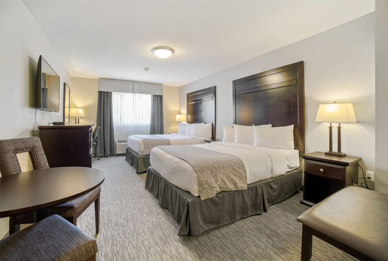 Bedroom 3, The Kanata by BCMInns Blairmore, Division No. 15