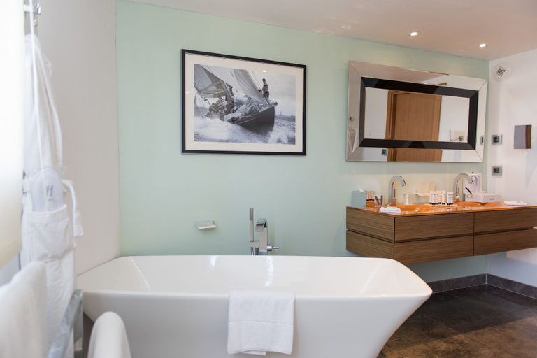 Bathroom 5, Relais et Châteaux Ile de la Lagune, Pyrénées-Orientales