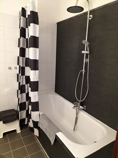 Bathroom 4, Hotel Butler, West-Vlaanderen