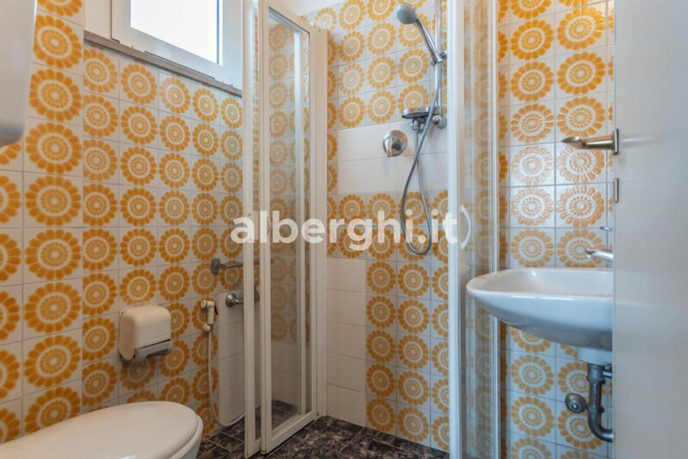 Bathroom, hotel paradiso, Rimini