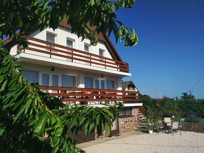 Others 4, Mogyorosi Apartman, Tapolca