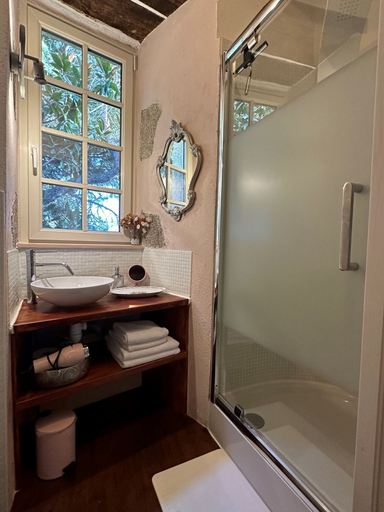 Bathroom, Château de la Preuille, Vendée