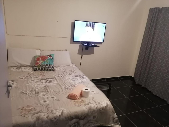 Others 5, TL YAHWEH GUEST HOUSE, Ekurhuleni
