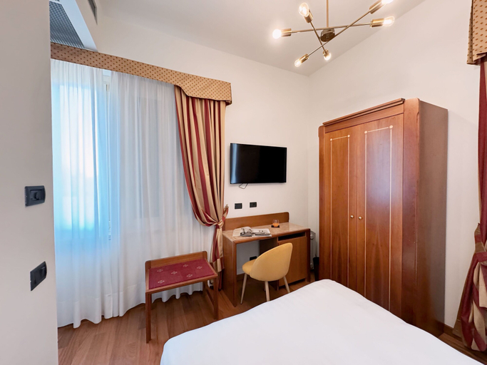 Bedroom 3, Rechigi Park Hotel, Modena