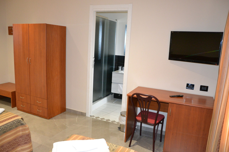 Bedroom 2, Park Hotel, Crotone