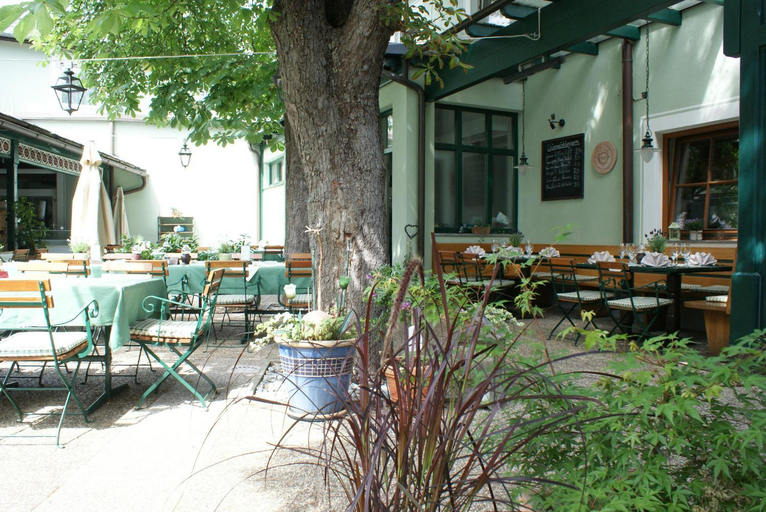 Others 5, Hotel Muhlviertler Hof, Perg