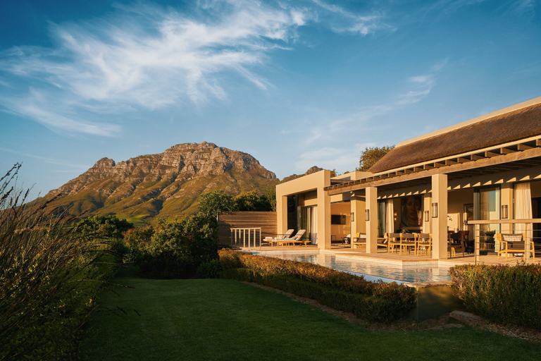 Exterior & Views