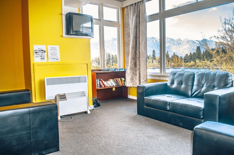 Others 5, Lakeside Backpackers, Queenstown-Lakes