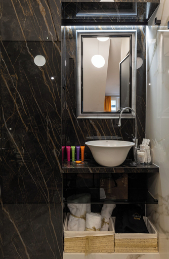 Bathroom 3, La Vita e Bella VI, Dubrovnik