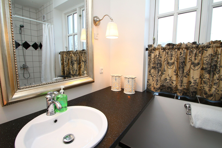 Bathroom 4, Sophiendal Slotshotel, Skanderborg