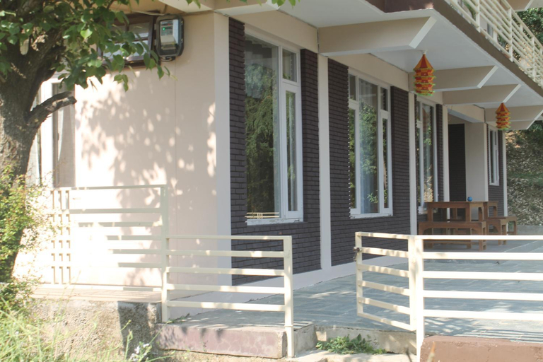 Exterior & Views