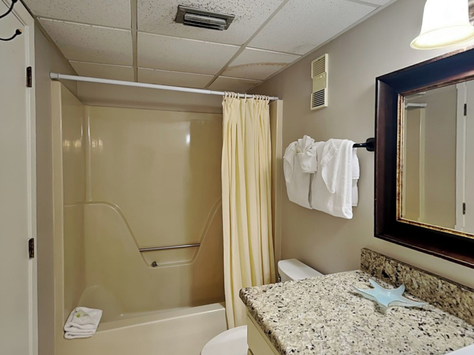 Bathroom 4, Edgewater Tower II by Resort Collection, Bay