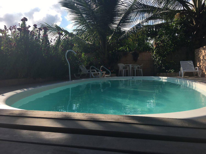 Others 2, Suite 4 para PcD com piscina em Caraguatatuba, Caraguatatuba