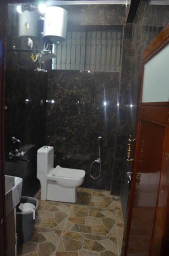 Bathroom, Hotel Monal, Pithoragarh