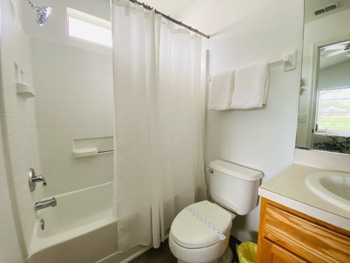 Bathroom 4, South Facing Pool Southern Dunes Golf! 3 Bedroom Villa by RedAwning, Polk