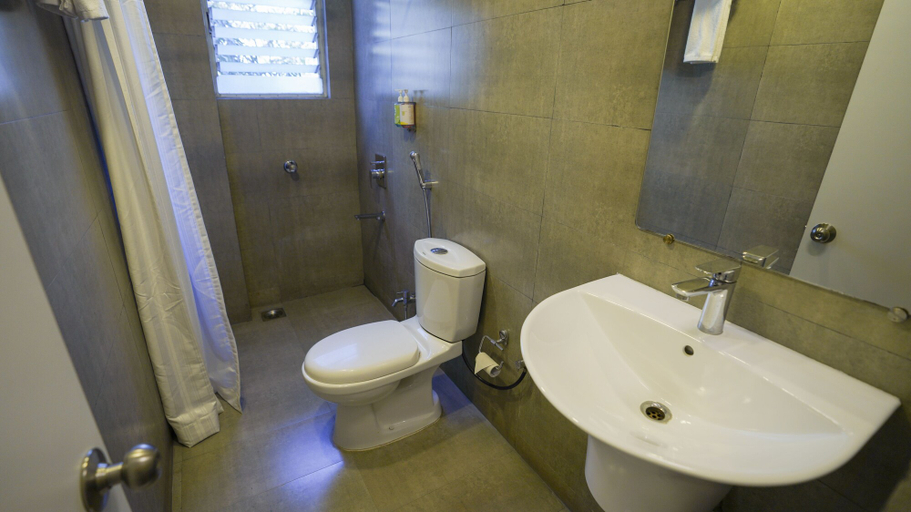 Bathroom 5, Bloom Hotel - Magarpatta, Pune