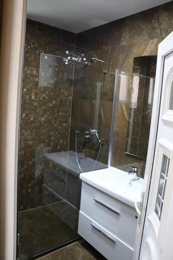 Bathroom 4, Hotel Begolli, Priština