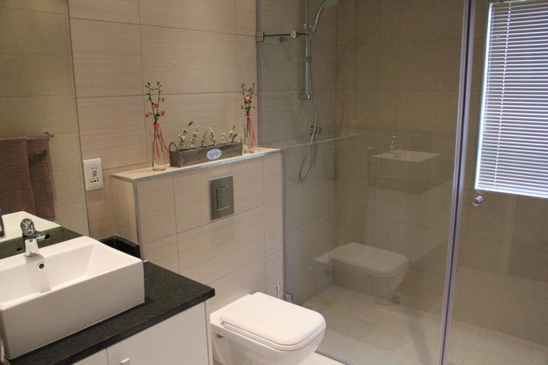 Bathroom 3, Golf Paradise, Langebaan 6-sleeper, West Coast