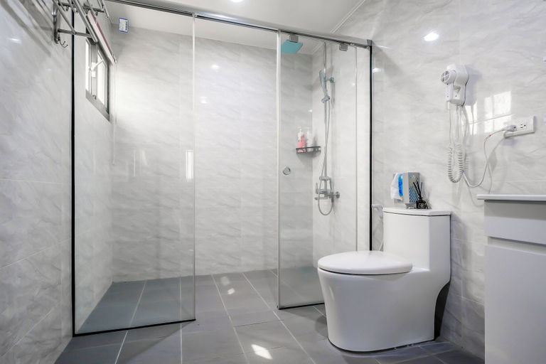 Bathroom 3, Aleopard, Penghu