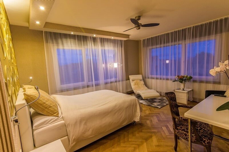 Bedroom 13