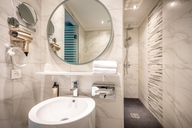 Bathroom 3, Hotel Jamingo, Antwerpen