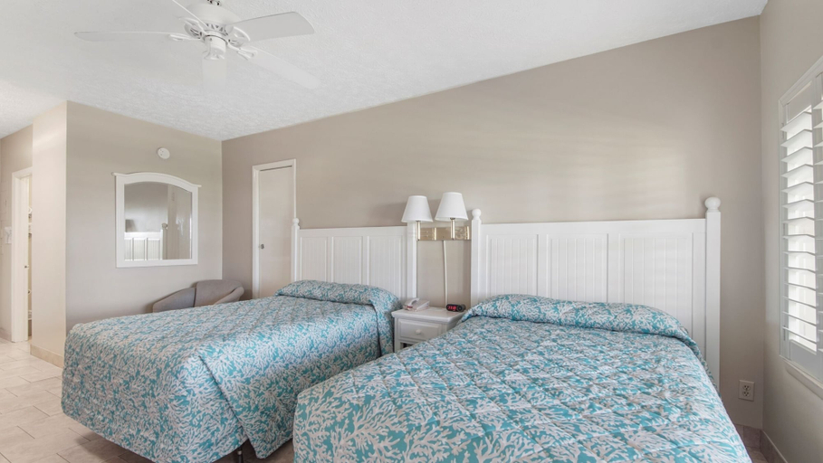 Bedroom 3, The Driftwood Lodge, Bay