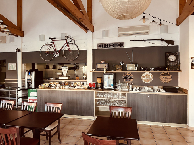 Food & Drinks 4, Ever Route 64 Brit Hotel Tarbes Ibos, Hautes-Pyrénées