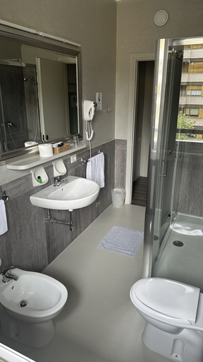 Bathroom 5, Admiral Hotel, Milano