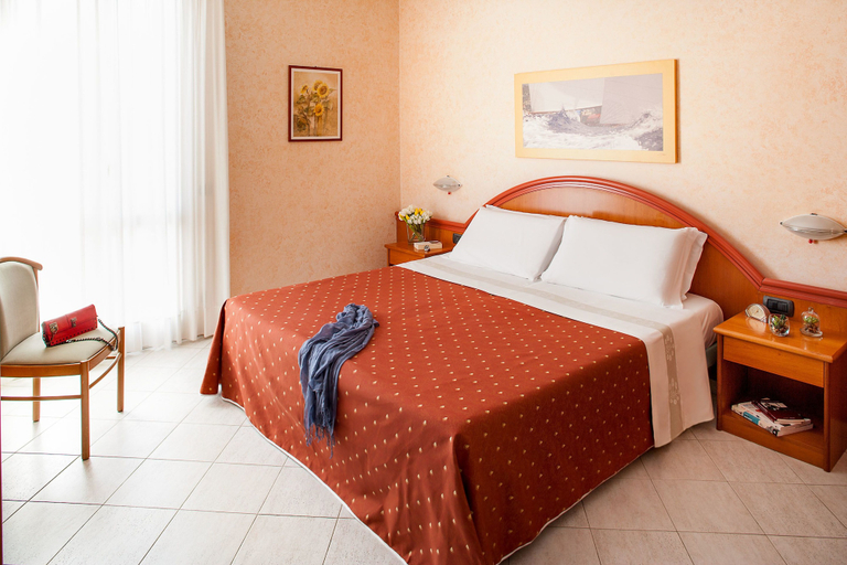 Bedroom 4, Hotel Gabriella, Imperia