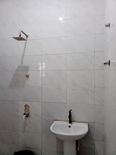 Bathroom 3, New Travellers Lodge, Eti-Osa