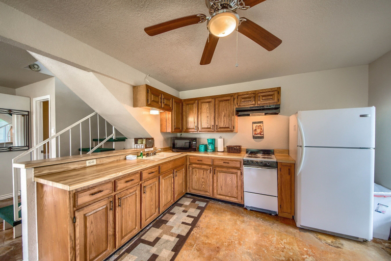 Private kitchen 4, A Shore Thing Cl1105c 1 Bedroom Cottage by RedAwning, Comal