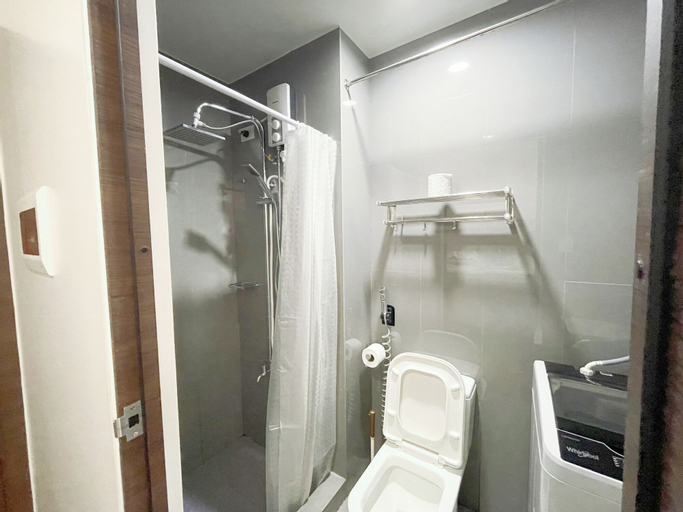 Bathroom 11