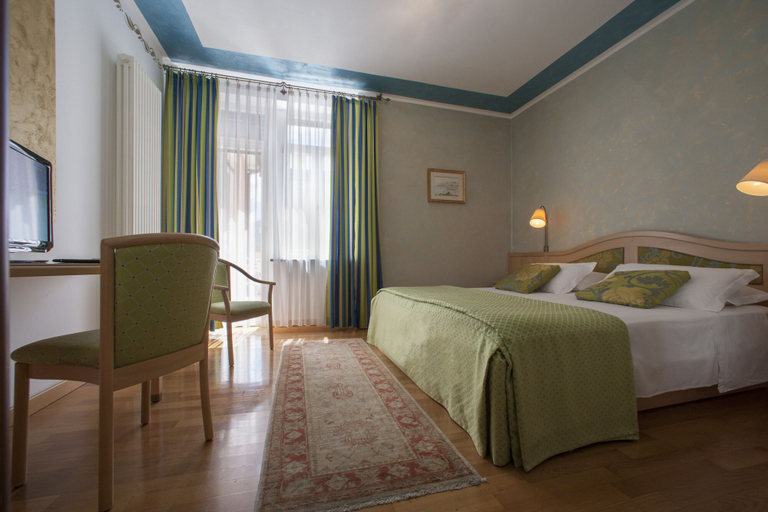 Bedroom 4, Hotel Luis, Trento