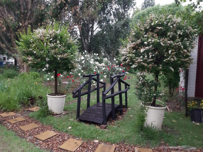 Others 3, Soutpan Guesthouse, Lejweleputswa