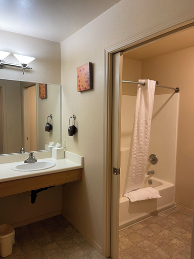 Bathroom 3, Mount Shasta Resort, Siskiyou