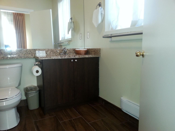 Bathroom 5, Barclay Hotel Vancouver, Greater Vancouver