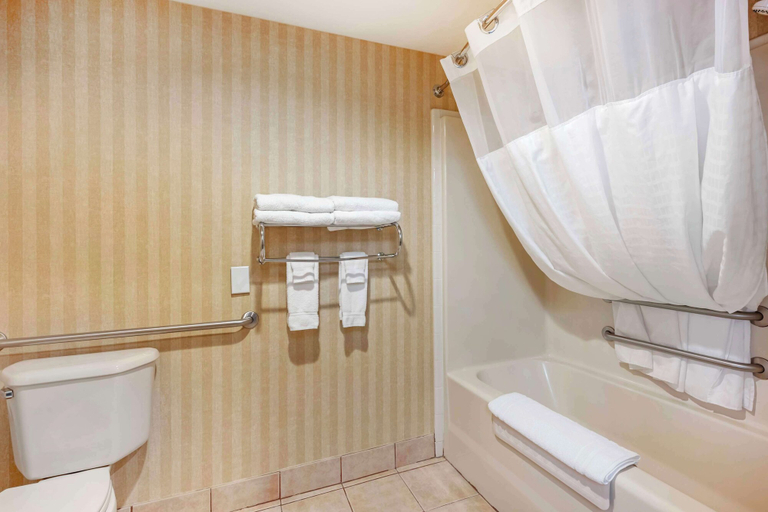 Bathroom 4, SureStay Plus by Best Western Enterprise, Wallowa
