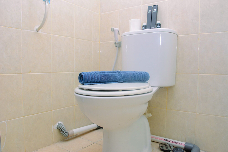 Bathroom 2, Cozy And Elegant 1Br At The Wave Apartment Kuningan, Jakarta Selatan