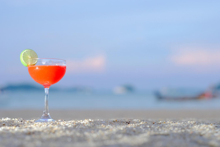 Food & Drinks, SHA Plus : Blue Beach Apartment - Cosy Room 159, Pulau Phuket