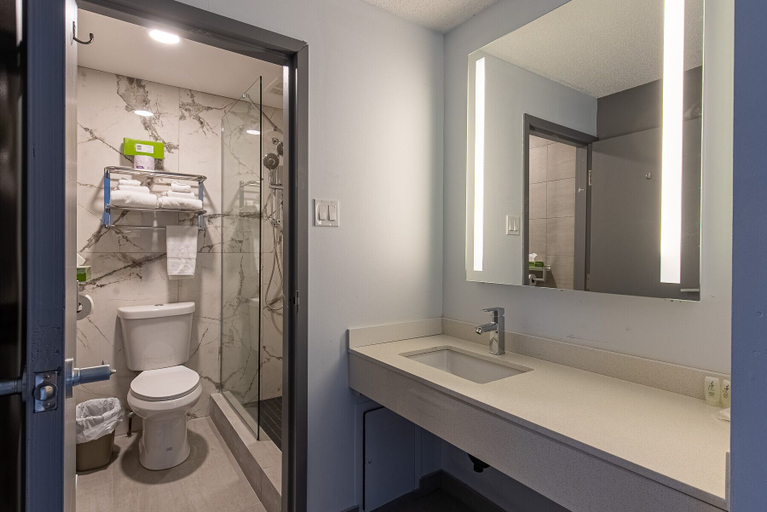 Bathroom 3, Auberge l'Étape, Antoine-Labelle