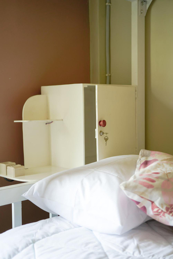 Bedroom 2, Bajo Bunkhouse, West Manggarai