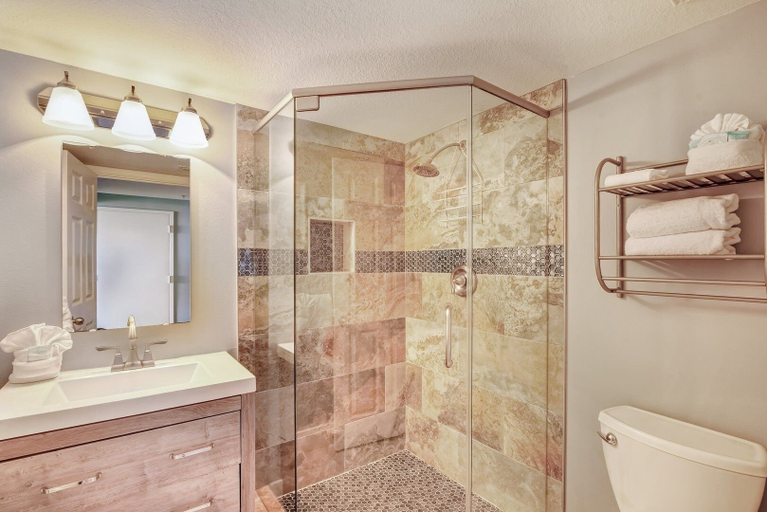 Bathroom 4, Pelican Beach 2010 1 Bedroom Condo, Okaloosa
