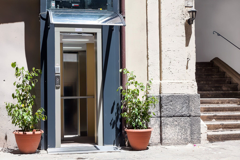 Exterior & Views 2, Bmode, Catania