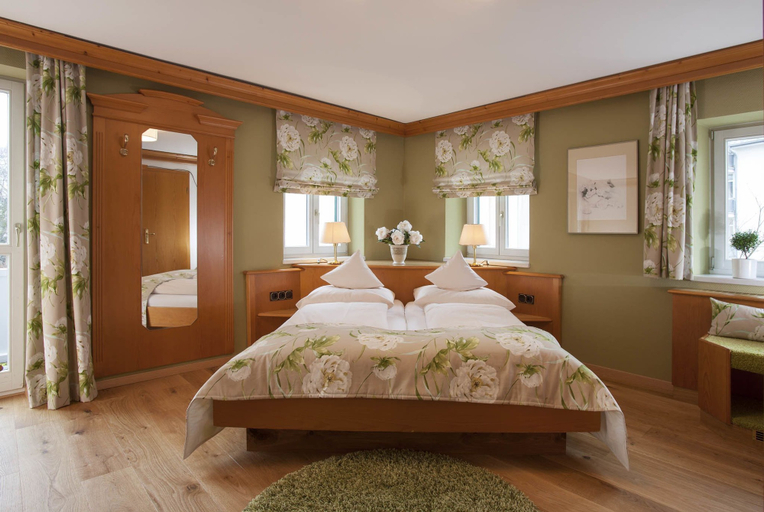 Bedroom 4, Hotel Fischerhaus, Starnberg