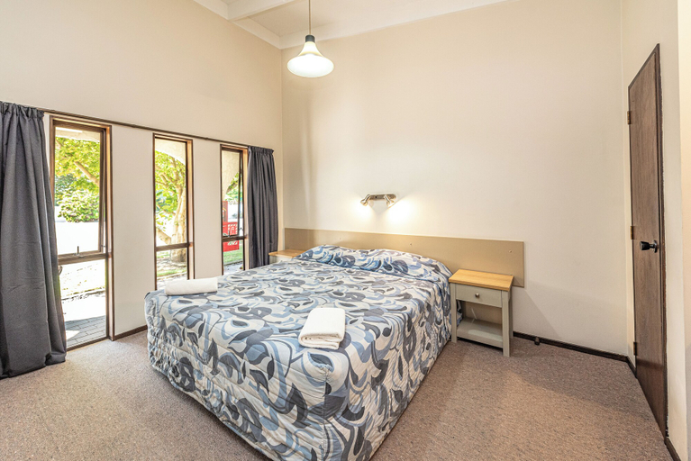 Bedroom 3, Riverside Motel, Wanganui