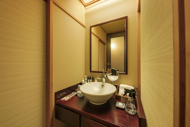 Bathroom 14