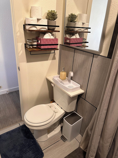 Bathroom 4, The Asbury House Guest Rentals, Latah
