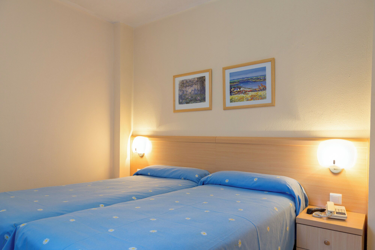 Bedroom 2, Apartamentos Los Arces, Cantabria